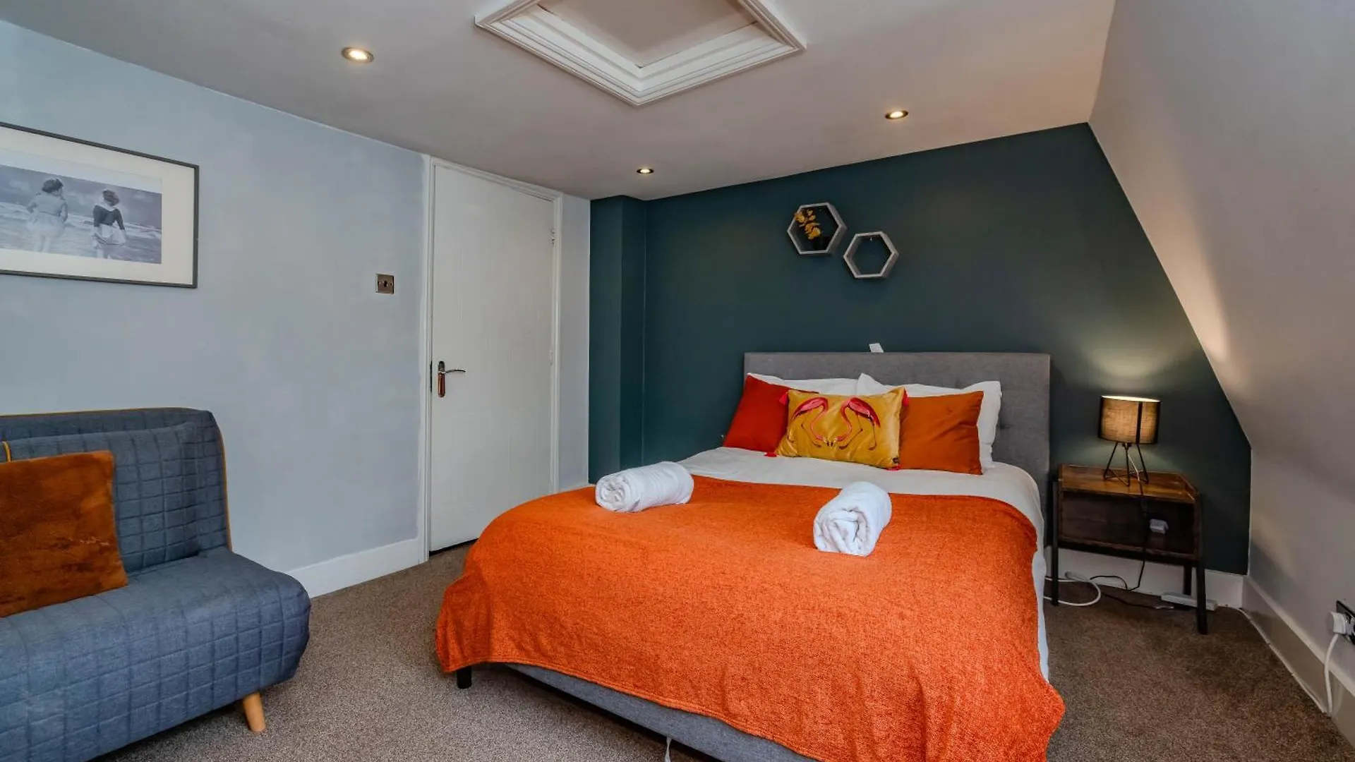 Central Three Bedroom Flat I Sleep Upto 9 Guests Brighton 0*,  United Kingdom