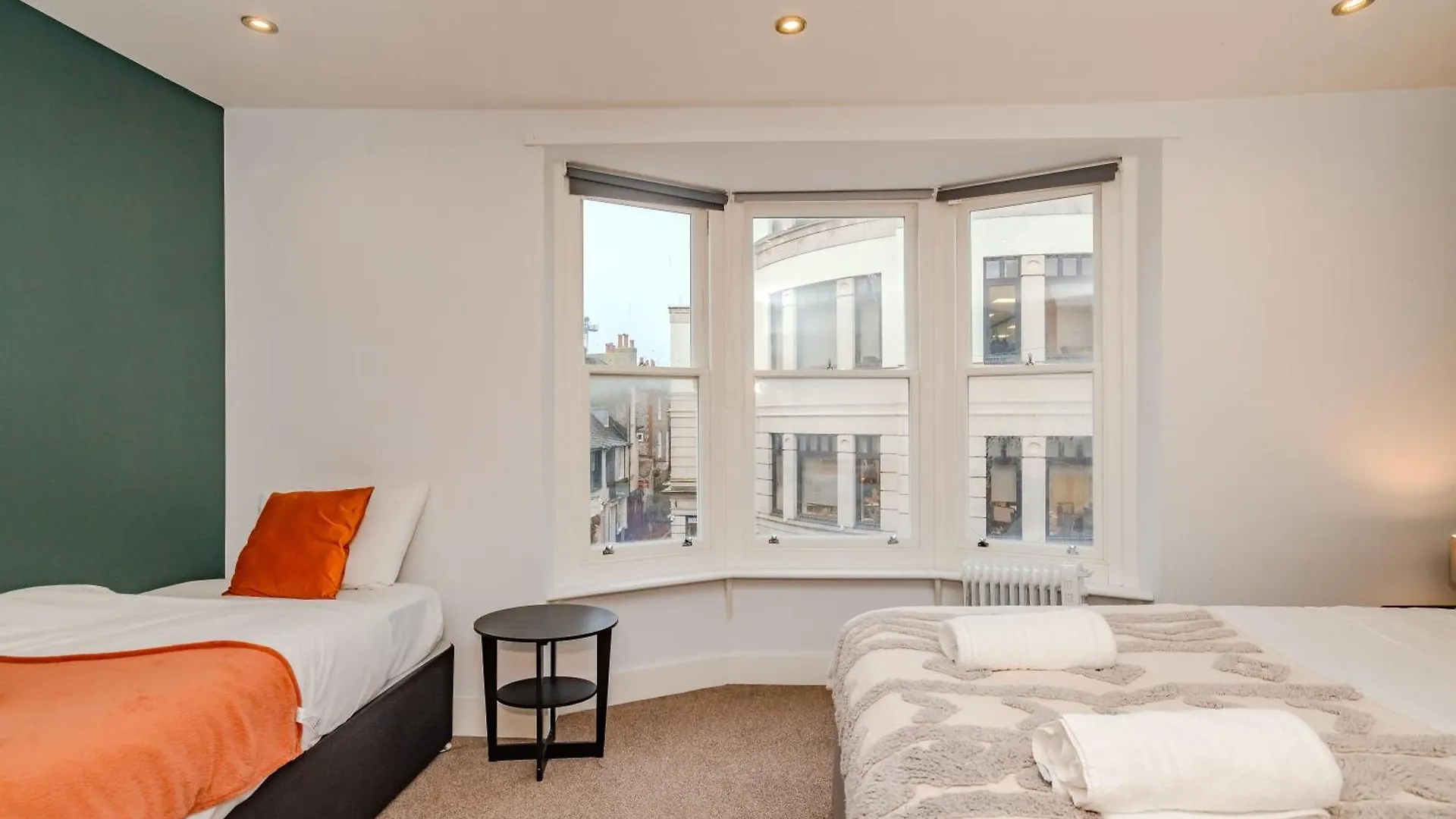 Central Three Bedroom Flat I Sleep Upto 9 Guests Brighton Apartment