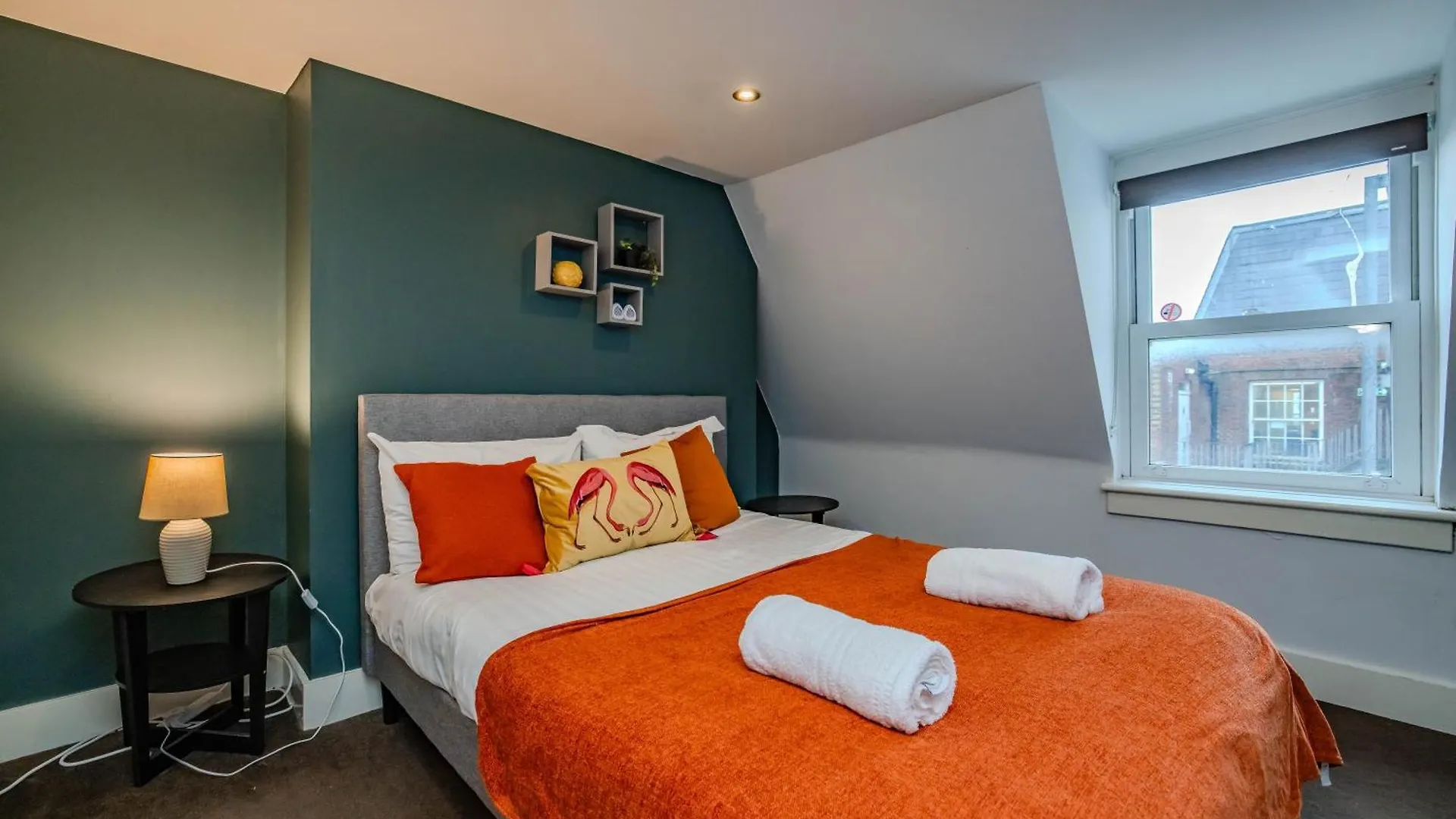 Central Three Bedroom Flat I Sleep Upto 9 Guests Μπράιτον 0*,  Ηνωμένο Βασίλειο