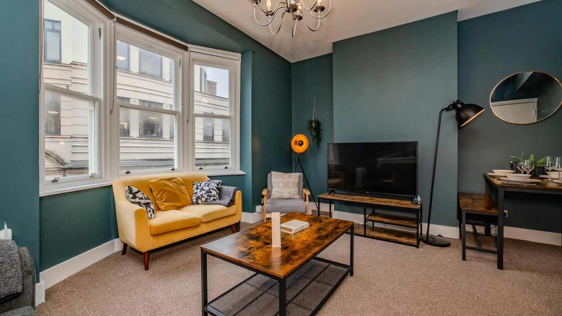 Central Three Bedroom Flat I Sleep Upto 9 Guests Μπράιτον