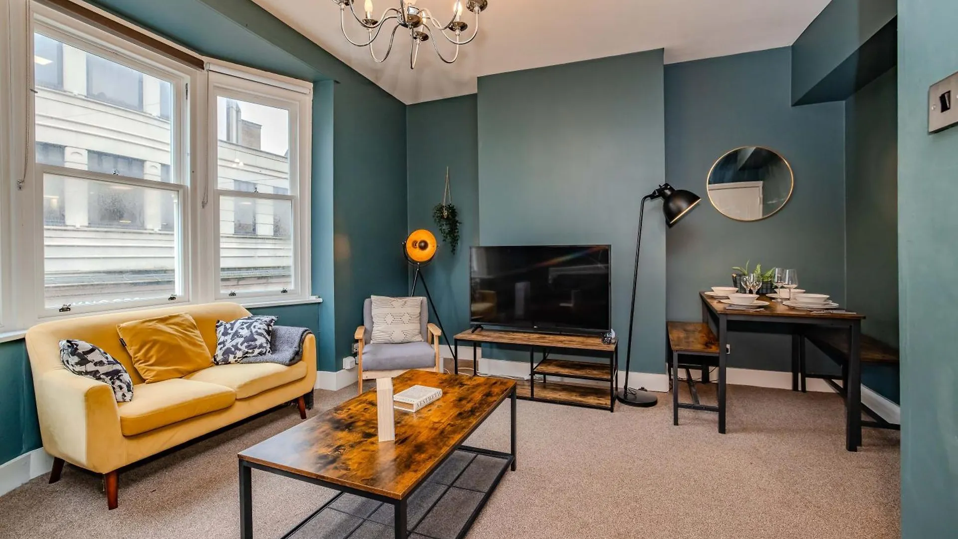 Central Three Bedroom Flat I Sleep Upto 9 Guests Brighton 0*,  United Kingdom
